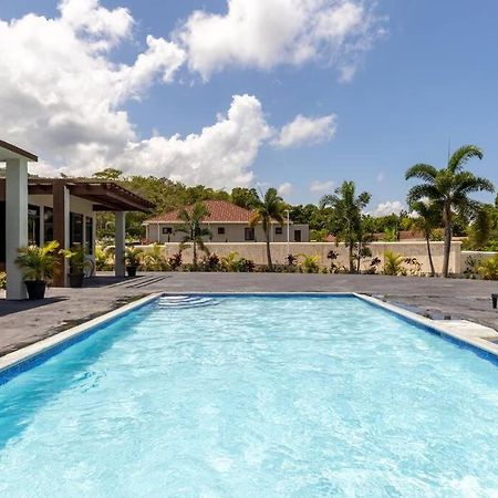Sun Shine Luxury Villas 2 Bedroom Pool & Gym Ocho Rios St Ann Exteriér fotografie