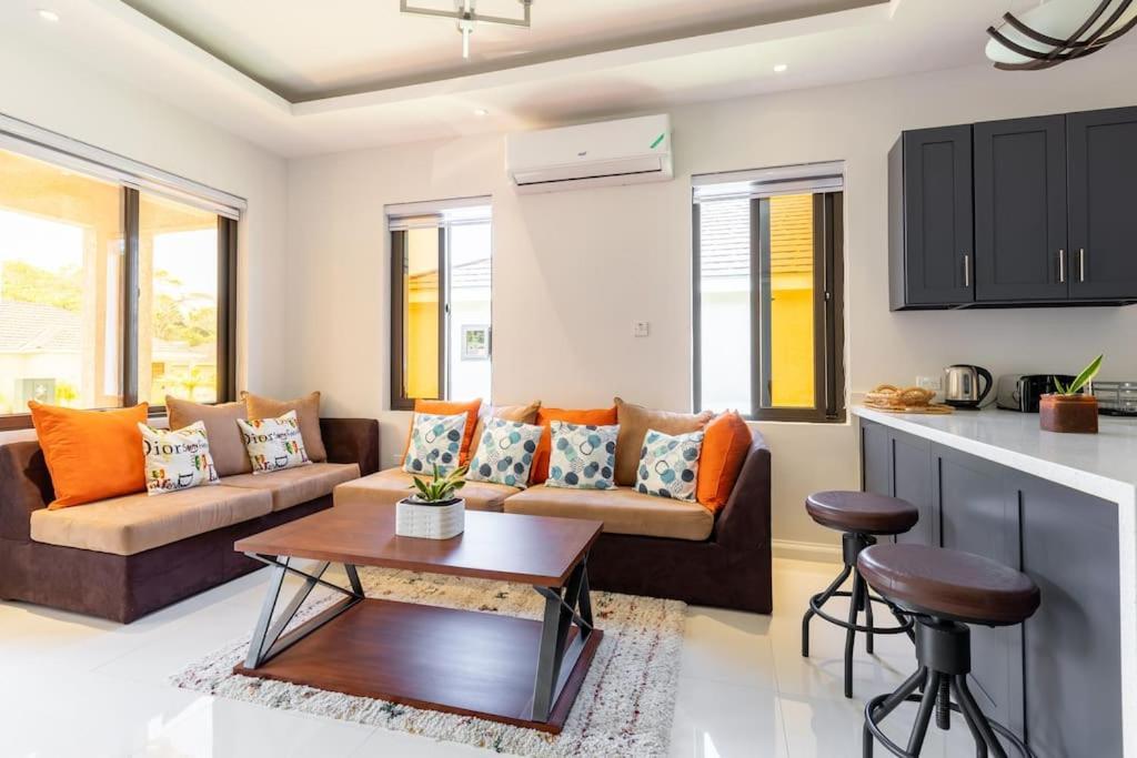 Sun Shine Luxury Villas 2 Bedroom Pool & Gym Ocho Rios St Ann Exteriér fotografie