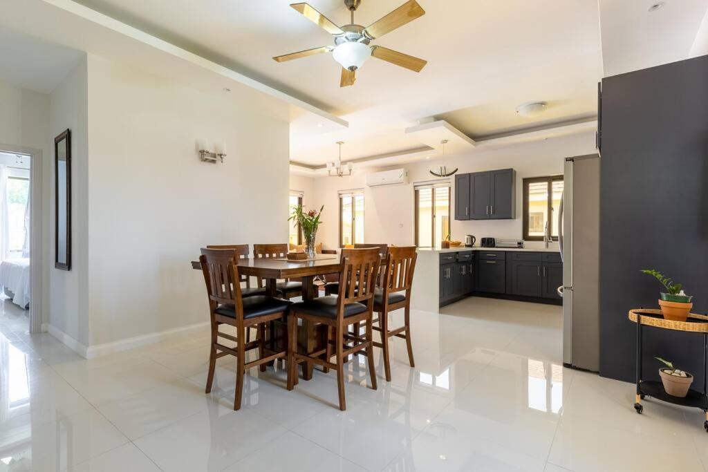 Sun Shine Luxury Villas 2 Bedroom Pool & Gym Ocho Rios St Ann Exteriér fotografie